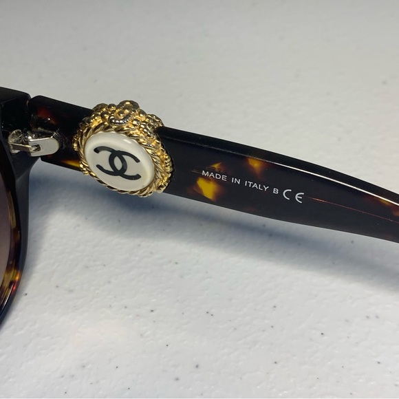 Chanel sunglasses - Picture 3 of 14